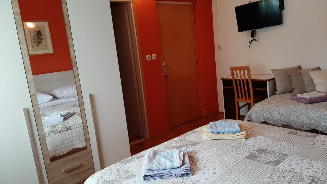 Rooms Neda Rab Town Buitenkant foto
